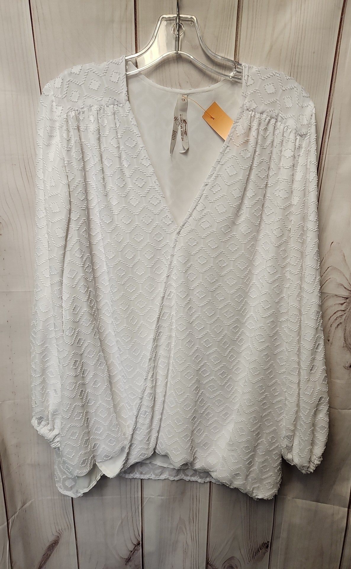 Seven7 Women's Size 1X White Long Sleeve Top