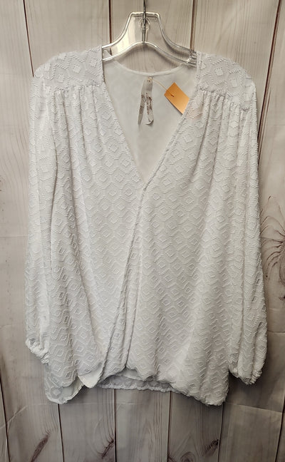 Seven7 Women's Size 1X White Long Sleeve Top