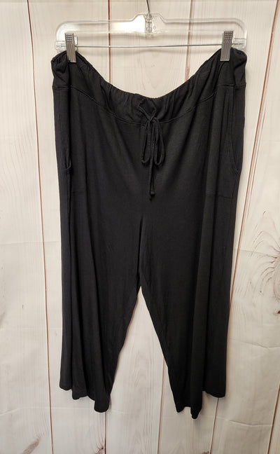 Secret Treasures Women's Size XL Black Capris