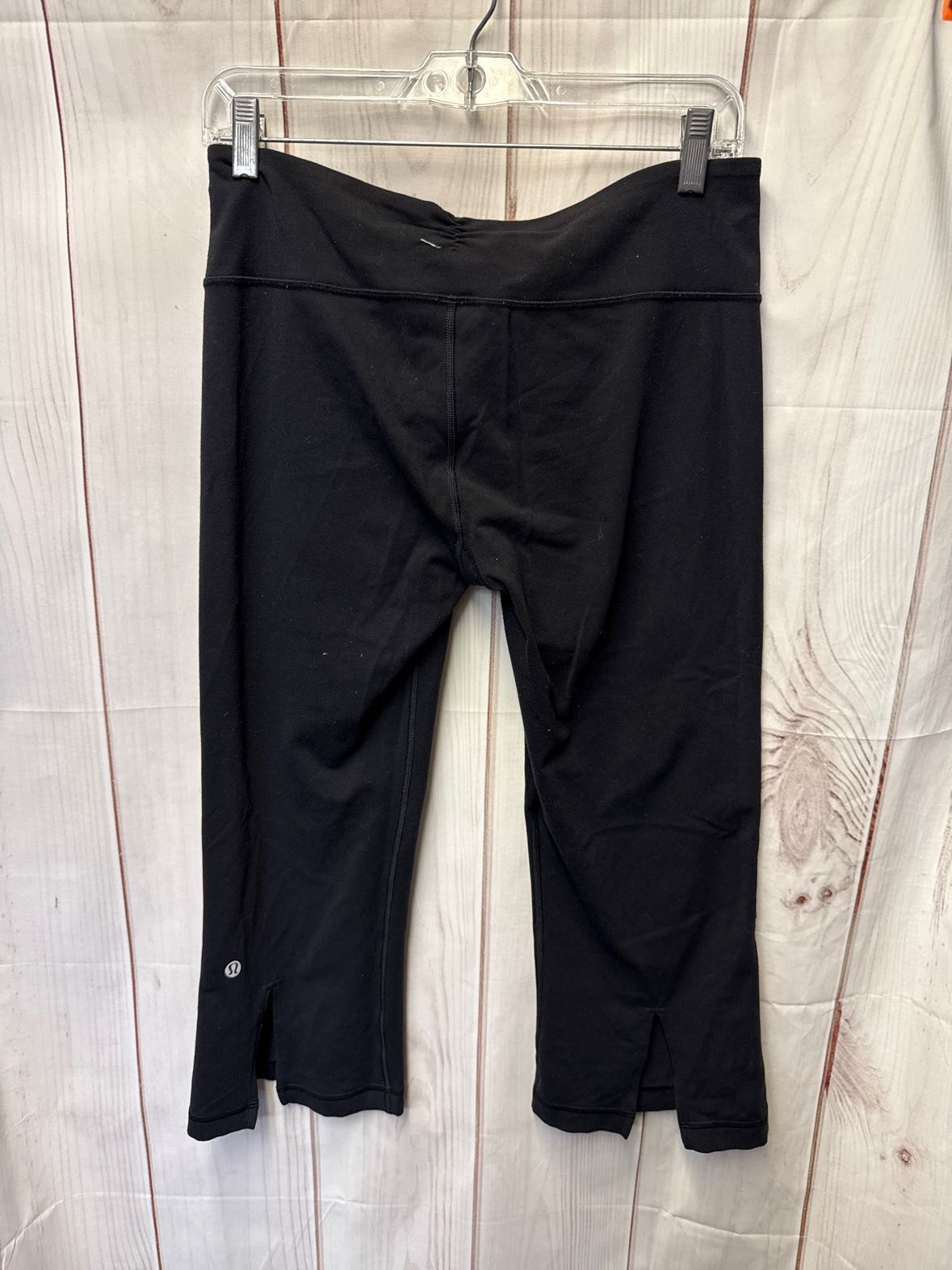 Lululemon Women's Size 10 Black Active Capris