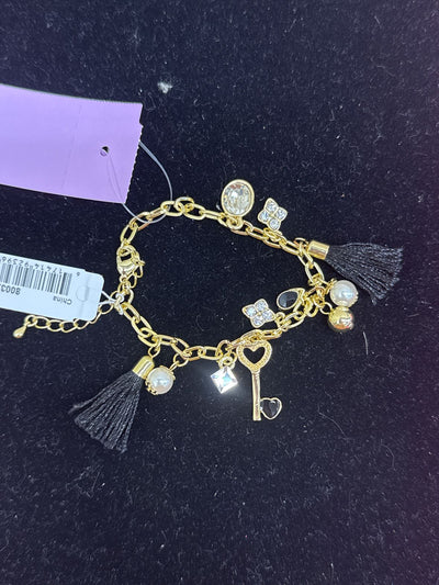 Periwrinkle by Barlow Gold Charm Bracelet NWT