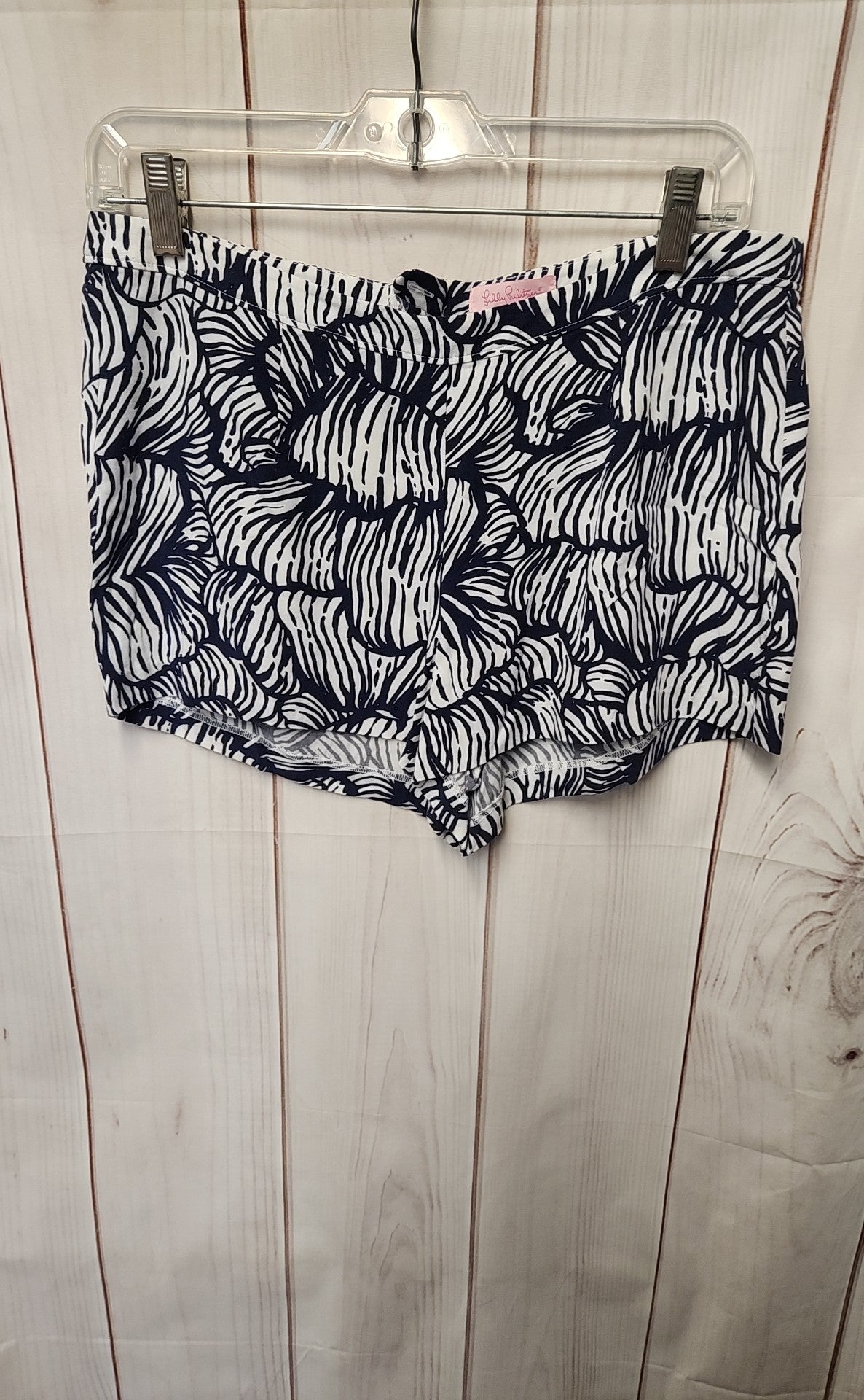 Lilly Pulitzer Women's Size 6 Navy Shorts