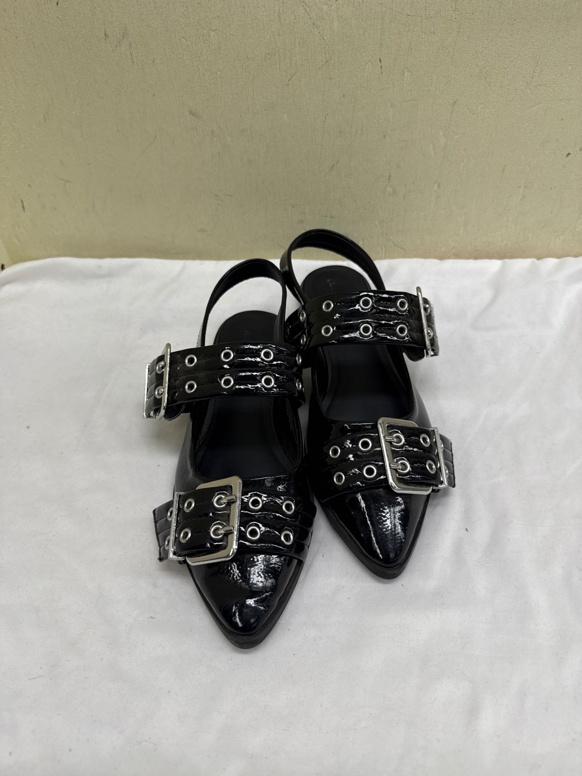 Madden girl Women's Size 8 Black Flats Shoes