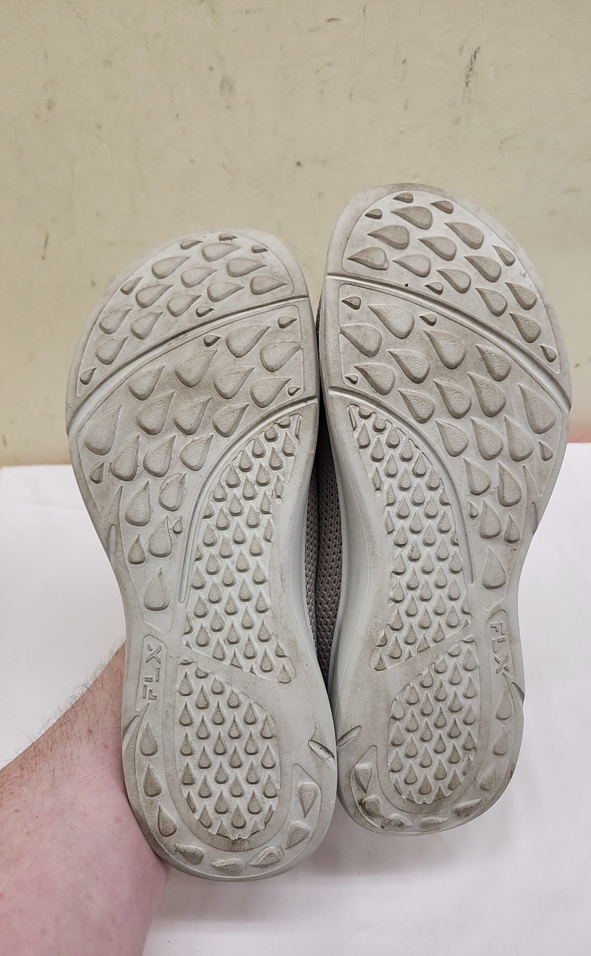 FLX Women's Size 8 Beige Sneakers