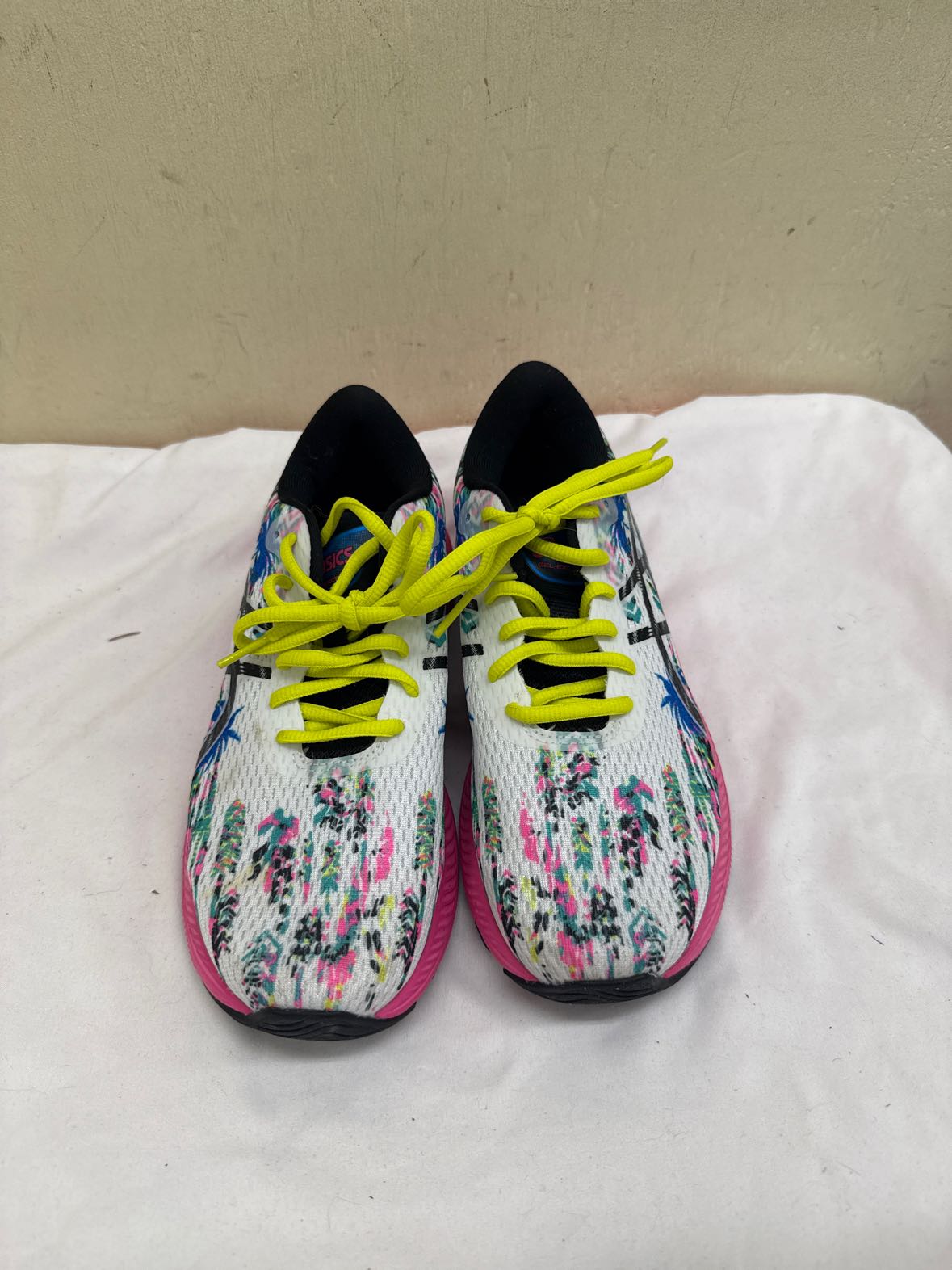 Asics Women's Size 7 White & Pink Sneakers Shoes