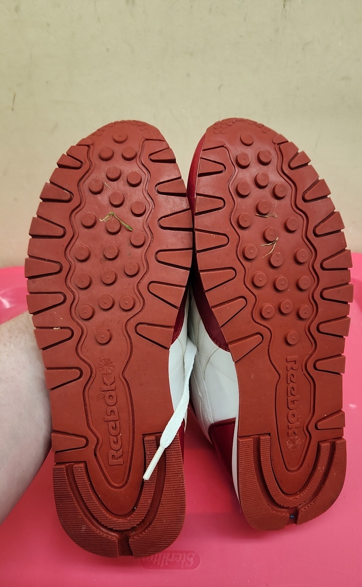 Reebok Men's Size 10 Red & White Sneakers