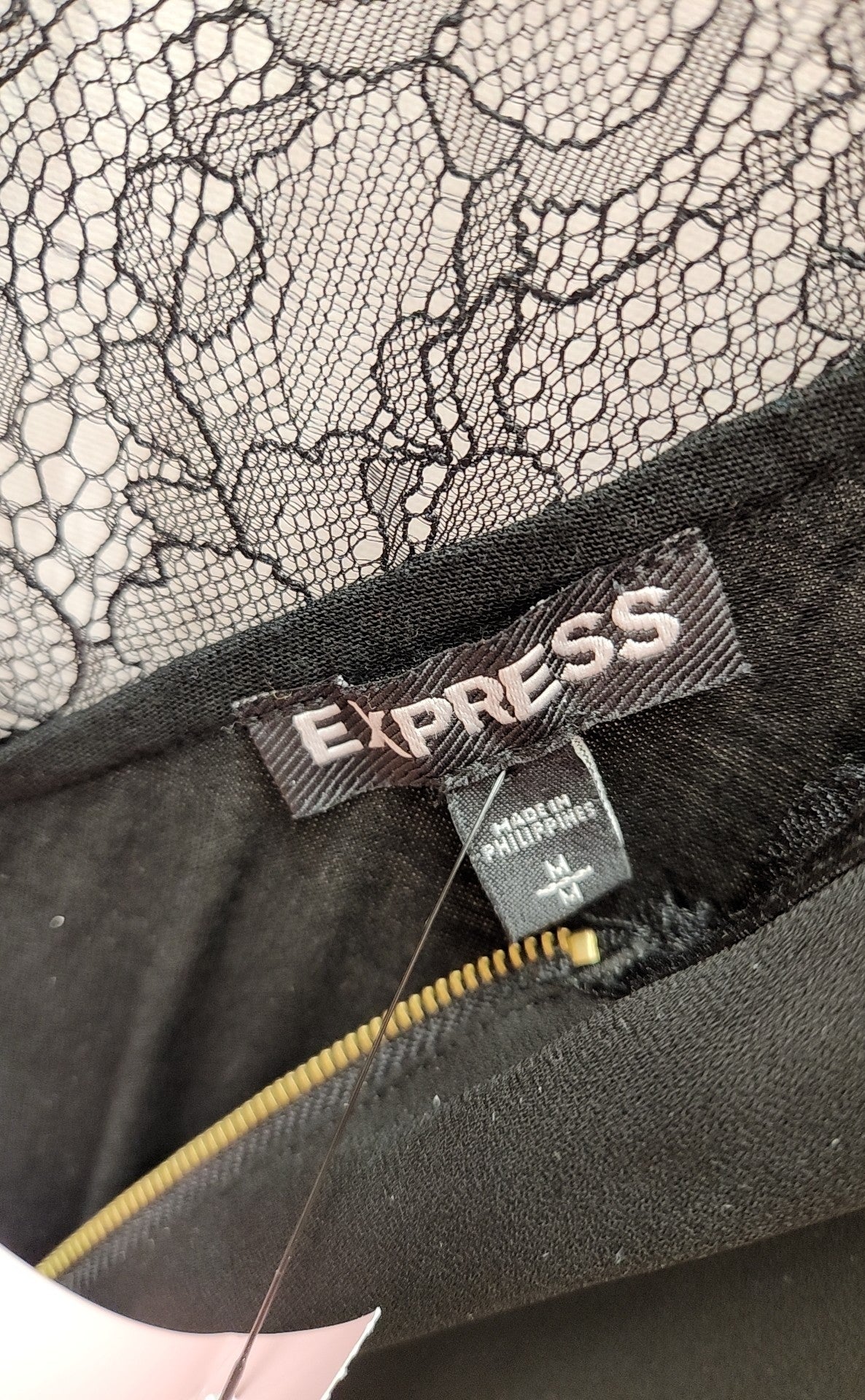Express Women's Size M Black Sleeveless Top