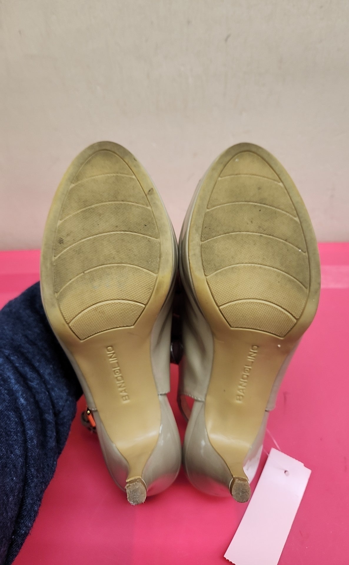Bandolino Women's Size 6-1/2 Beige Sandals