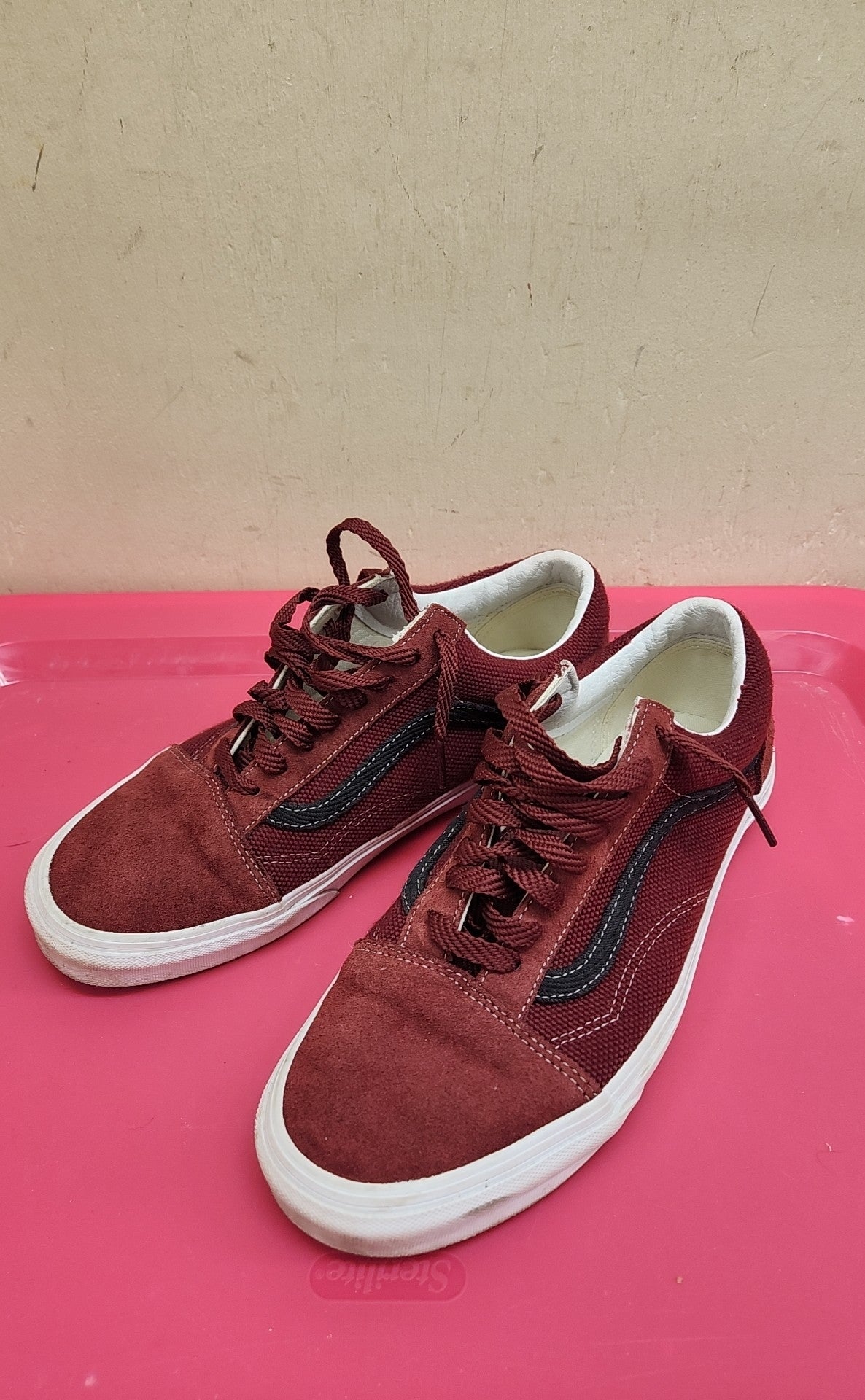 Vans Men's Size 9-1/2 Red Sneakers