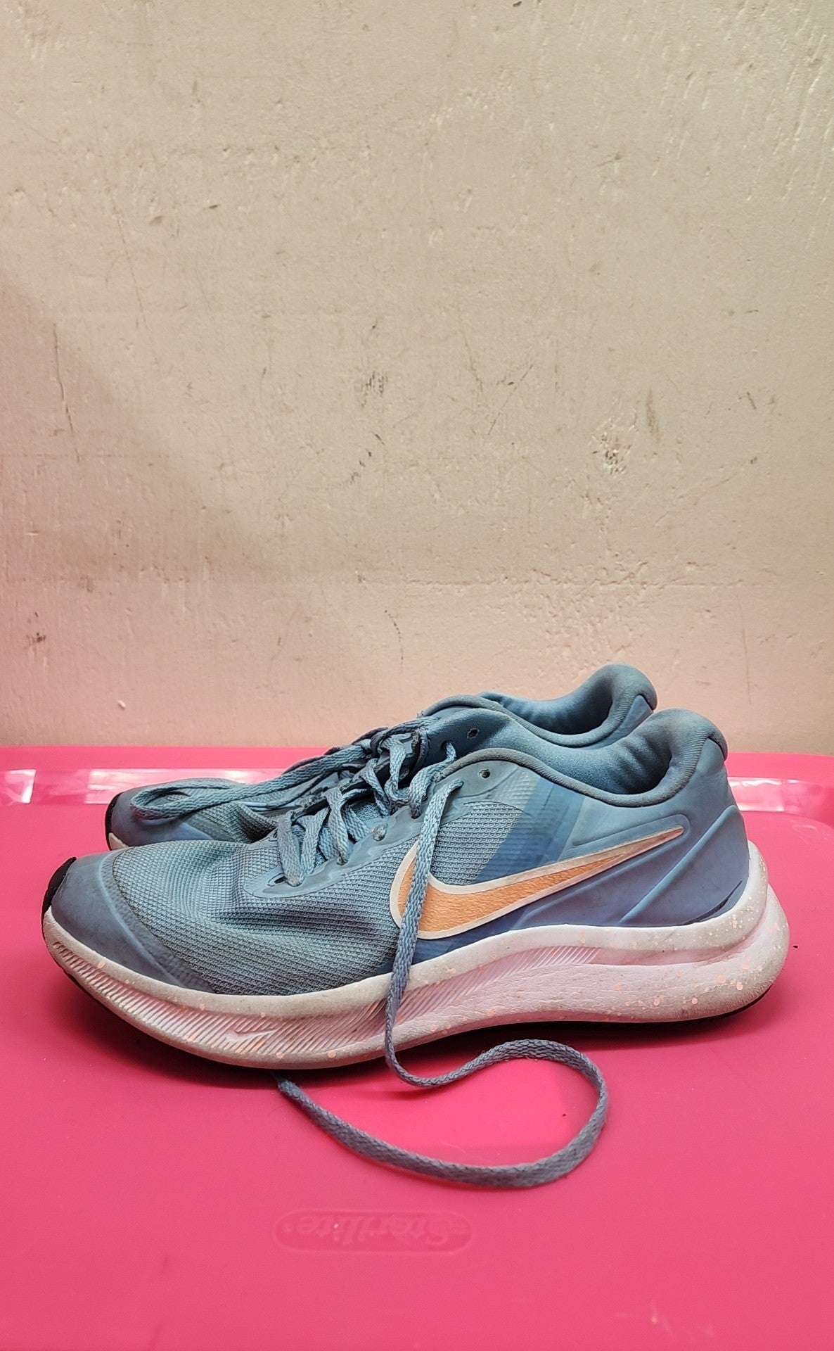 Nike Girl's Size 5 Turquoise Sneakers