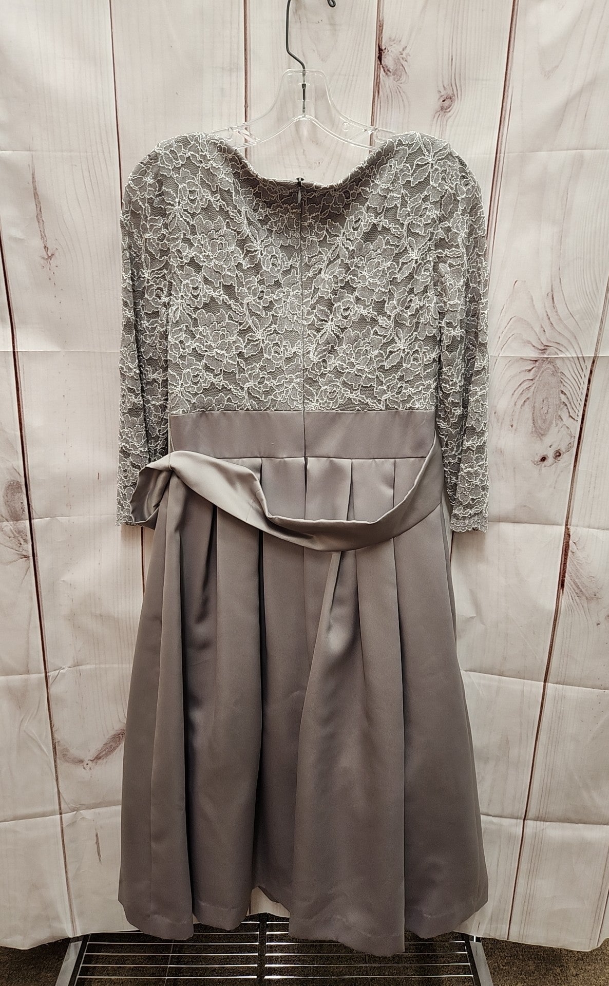 Jessica Howard Women's Size 6 Gray Dress
