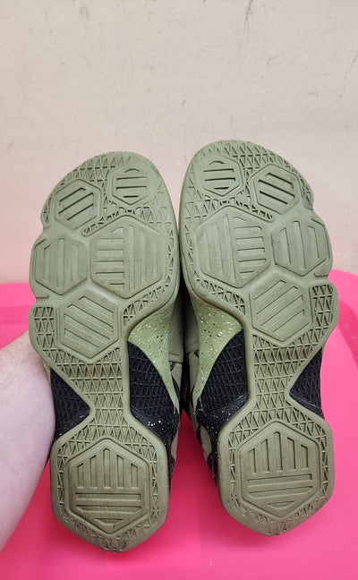 Nike Boy's Size 6-1/2 Green Sneakers